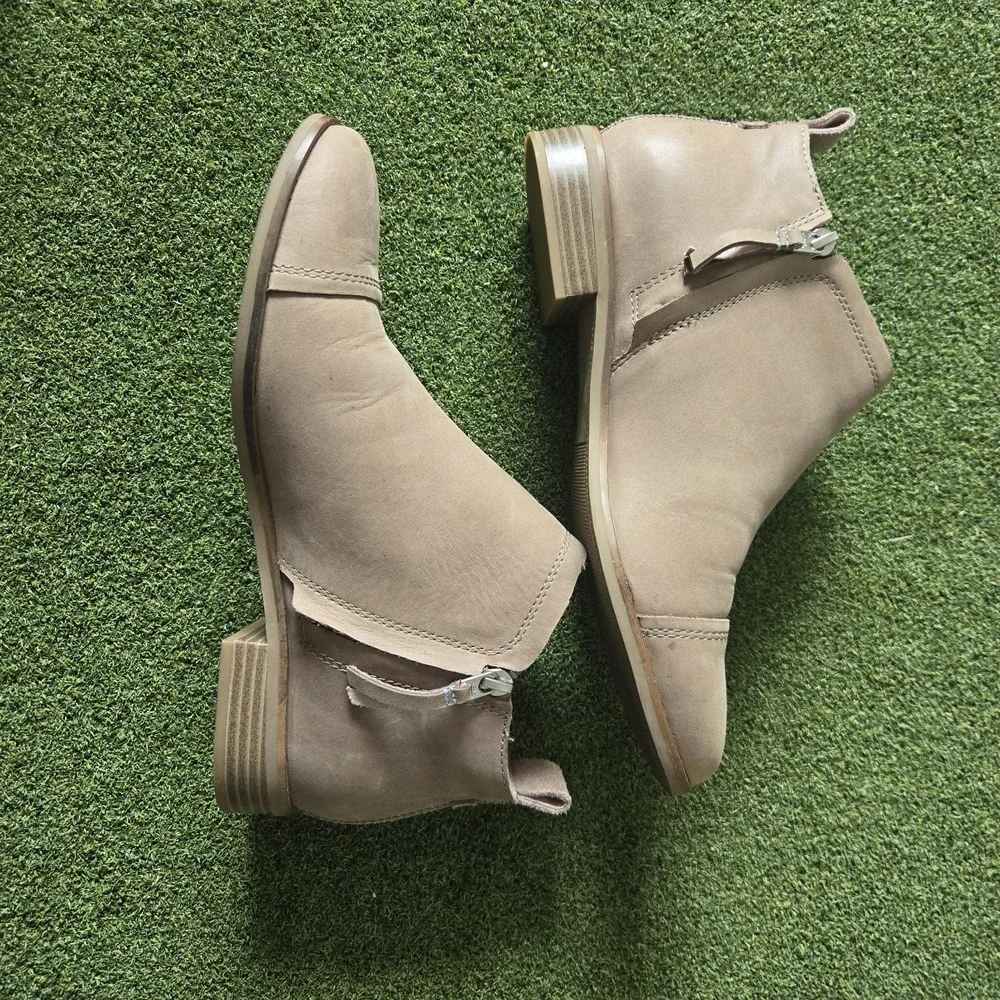 TOMS Women's Ankle Booties Color Taupe Side Zipper Size 8.5 - Picture 6 of 8